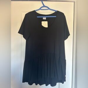 JAX AND LENNON - Black Peplum Tee - M